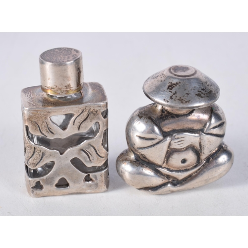 1655 - TWO SILVER SCENT BOTTLES. 29 grams. Largest 3.5 cm x 2 cm. (2)