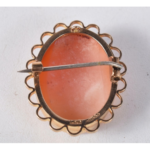 1674 - A 9CT GOLD CAMEO BROOCH. 6 grams. 3 cm x 2.5 cm.