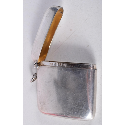 1690 - AN ANTIQUE SILVER VESTA CASE. 35 grams. 4.5 cm square.