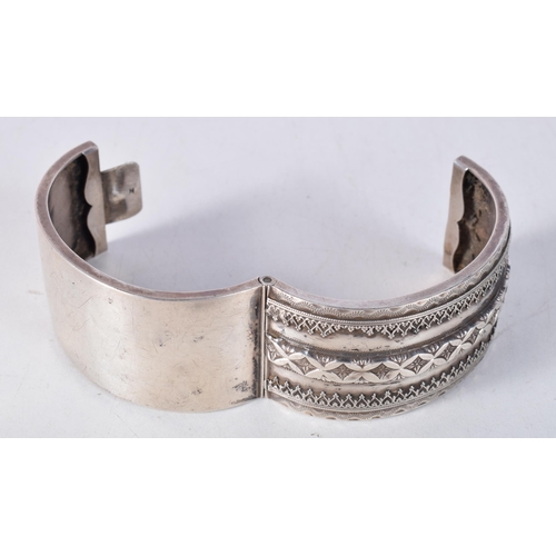 1709 - A VICTORIAN SILVER BANGLE. 42 grams. Birmingham 1844. 42 grams. 5.75 cm x 5 cm.