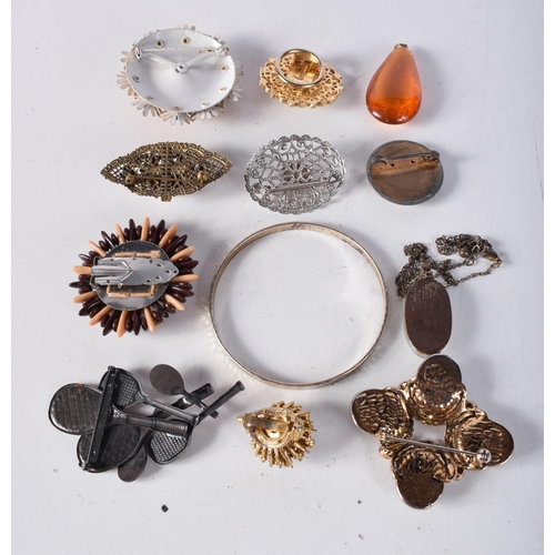 1713 - JEWELLERY. 176 grams. (qty)