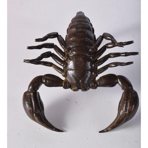 1726 - A Japanese Bronze Articulated Spider. 11 cm x 12.5cm, weight 323g