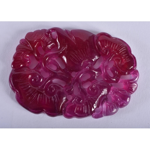 2695 - A CHINESE CARVED TOURMALINE FLOWER PLAQUE 20th Century. 29 grams. 6.75 cm x 4.75 cm.