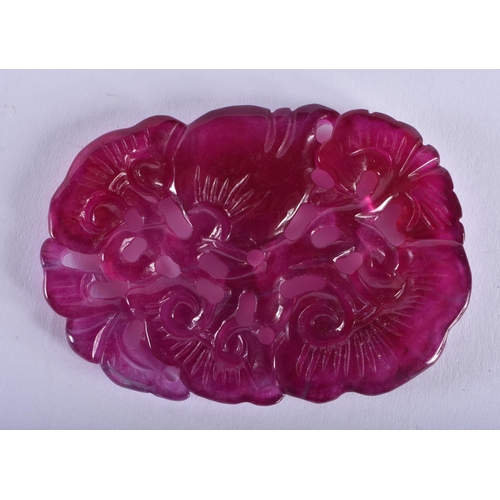 2695 - A CHINESE CARVED TOURMALINE FLOWER PLAQUE 20th Century. 29 grams. 6.75 cm x 4.75 cm.