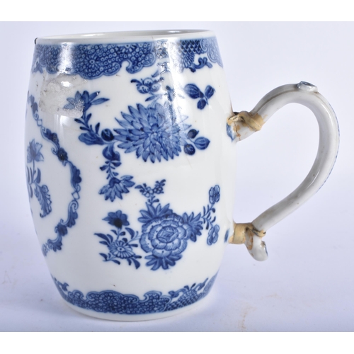 2236 - AN 18TH CENTURY CHINESE EXPORT BLUE AND WHITE BARREL FORM MUG Qianlong. 12 cm high.