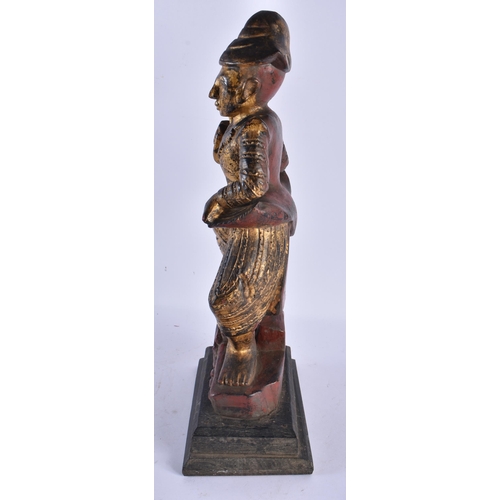 2241 - A LARGE 19TH CENTURY CHINESE CARVED AND GILT LACQUER WOOD FIGURE OF A MALE Qing. 38 cm x 15 cm.