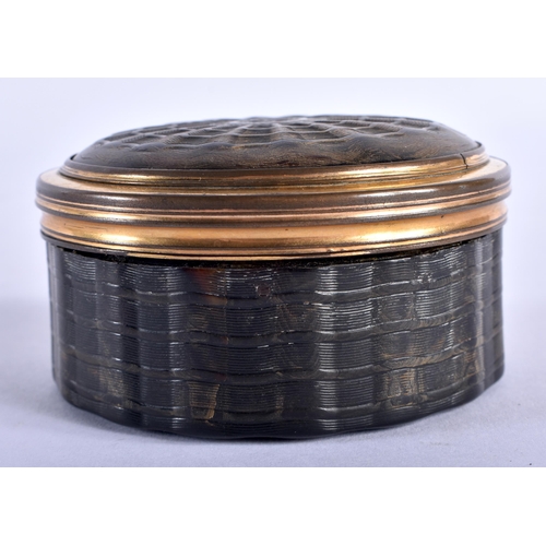 518 - AN EARLY 19TH CENTURY TORTOISESHELL AND PRESSED HORN SNUFF BOX AND COVER with yellow metal mounts. 8... 