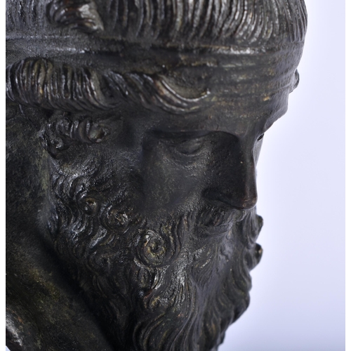 523 - A FINE 18TH/19TH CENTURY EUROPEAN GRAND TOUR BRONZE BUST OF A MALE After the Antiquity. 15 cm high.