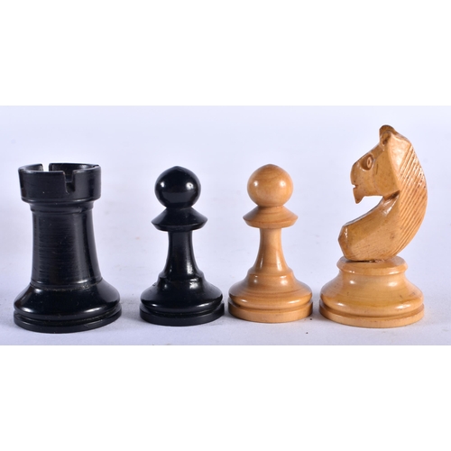 789 - A CHESS SET. Largest 7.5 cm high. (qty)