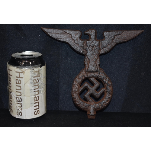 3860 - A contemporary German Military WW2 flag pole top Eagle 16 x 18 cm.