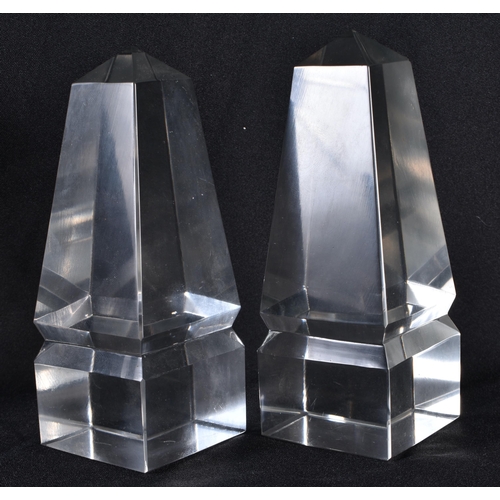 117 - A PAIR OF ART DECO CRYSTAL GLASS OBELISKS. 16 cm high.