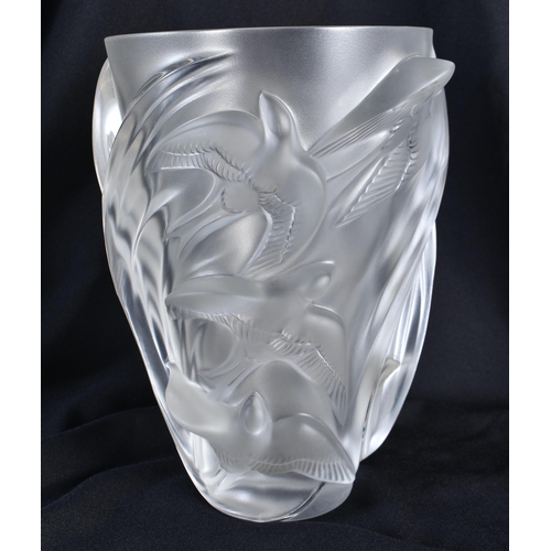 121 - A LARGE FRENCH LALIQUE GLASS BIRD VASE. 25 cm x 15cm.