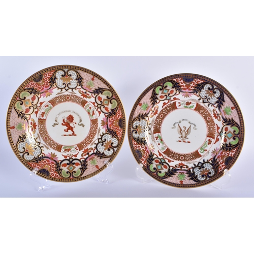 18 - A FINE PAIR OF EARLY 19TH CENTURY FLIGHT BARR & BARR WORCESTER ARMORIAL PORCELAIN PLATES painted wit... 