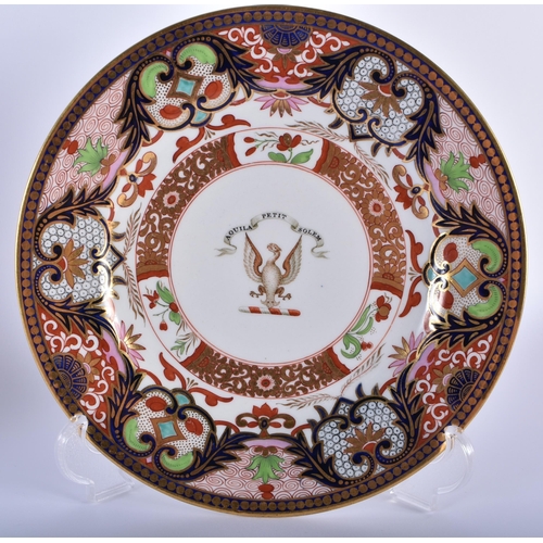 18 - A FINE PAIR OF EARLY 19TH CENTURY FLIGHT BARR & BARR WORCESTER ARMORIAL PORCELAIN PLATES painted wit... 