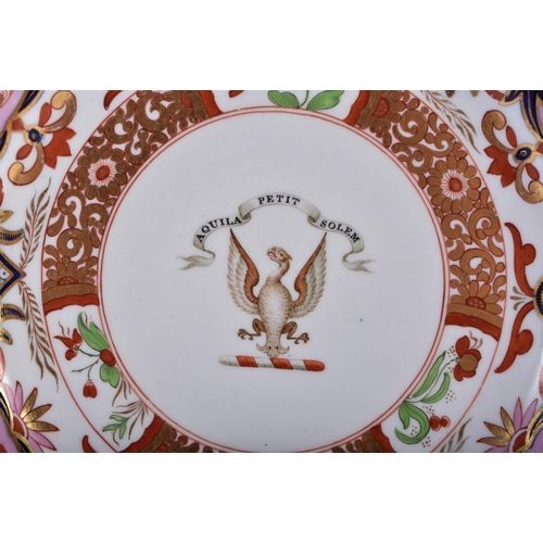 18 - A FINE PAIR OF EARLY 19TH CENTURY FLIGHT BARR & BARR WORCESTER ARMORIAL PORCELAIN PLATES painted wit... 