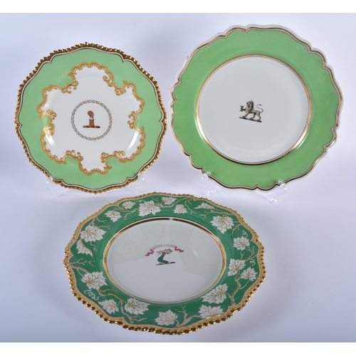 36 - THREE EARLY 19TH CENTURY FLIGHT BARR & BARR WORCESTER ARMORIAL PLATES in various forms and designs, ... 