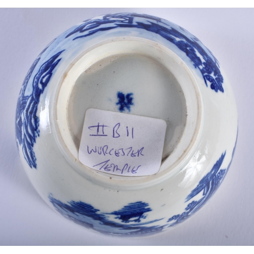 3 - AN 18TH CENTURY WORCESTER BLUE AND WHITE TEABOWL AND SAUCER decorated with the Worcester Temple patt... 