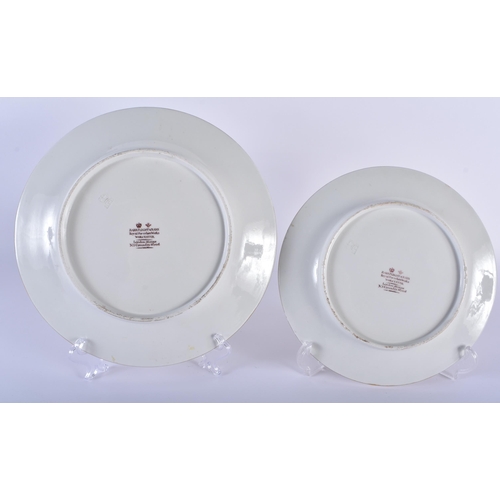 39 - TWO RARE EARLY 19TH CENTURY FLIGHT BARR & BARR WORCESTER PLATES painted with Chinese figures within ... 