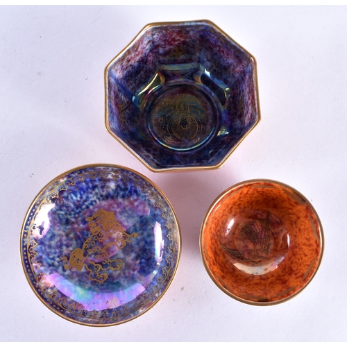 85 - A WEDGWOOD ORANGE LUSTRE OCTAGONAL TEABOWL together with a similar teabowl and smaller dish. Largest... 