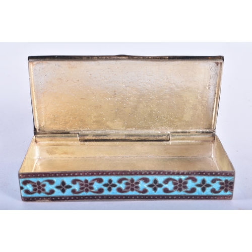 104 - AN ANTIQUE INDIAN SILVER AND ENAMEL SNUFF BOX. 76 grams. 9.5 cm x 5.5 cm.