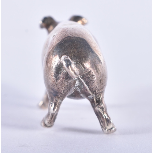 105 - AN ENGLISH SILVER FIGURE OF A PIG. London 1988. 35 grams. 4 cm wide.