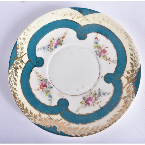 111 - A CONTINENTAL PORCELAIN VIENNA STYLE TEASET. (qty)