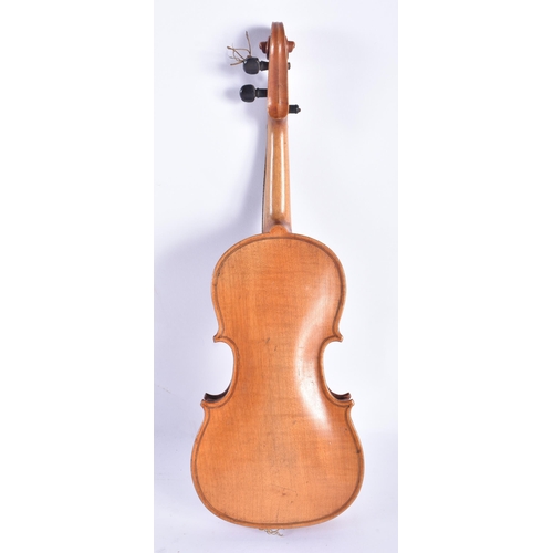 116 - A RARE ANTIQUE MINIATURE VIOLIN. 33.5 cm, length of back including hump 20 cm.