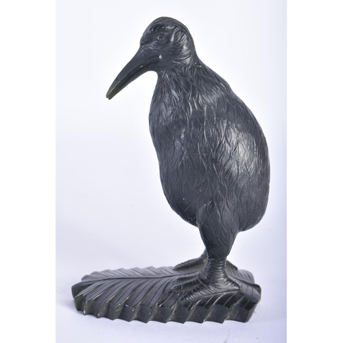 118 - A CARVED STONE FIGURE OF A NEW ZEALAND KIWI BIRD. 11 cm high.