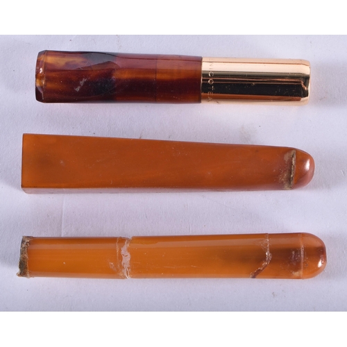 153 - A COLLECTION OF VINTAGE MAINLY AMBER & BAKELITE CHEROOTS. (qty)