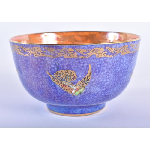 185 - A WEDGWOOD LUSTRE BOWL painted with birds. 10 cm diameter.