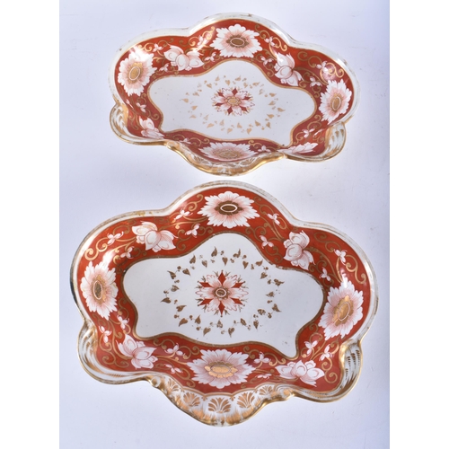 251 - 18th century Chamberlain Worcester part dessert service decorated in burnt orange and gilt, 8 shaped... 