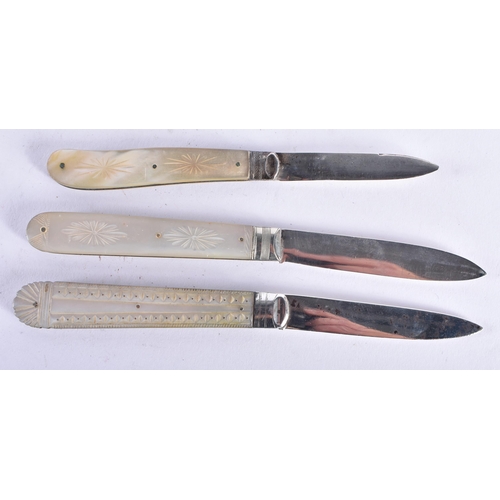 273 - THREE ANTIQUE SILVER FRUIT/PEN KNIVES. Birmingham 1899 etc. 53 grams overall. (3).  BUYERS ARE ADVIS... 