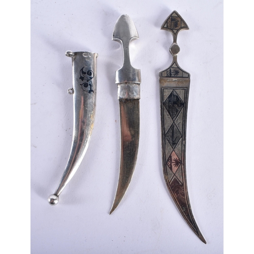 274 - TWO ANTIQUE RUSSIAN NIELLO SILVER KNIVES. 42 grams. 14.5 cm long. (2).  BUYERS ARE ADVISED TO CONFIR... 