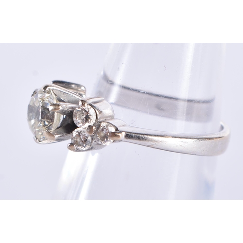 281 - AN 18CT WHITE GOLD AND DIAMOND RING of approximately 1.1cts. 3.8 grams. Colour K/L. Clarity SI2/P1.