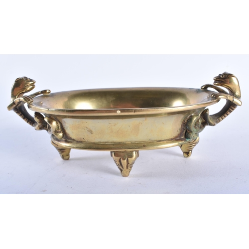 285 - AN ANTIQUE CHINESE BRONZE CENSER. 18 cm wide.