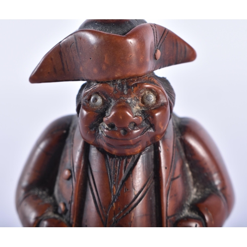 291 - A LOVELY 18TH CENTURY CARVED COQUILLA NUT NOVELTY SNUFF BOX formed as a male wearing a tricorn hat. ... 