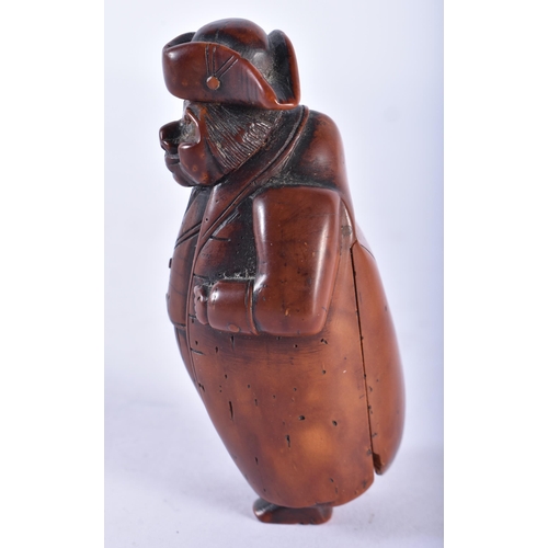 291 - A LOVELY 18TH CENTURY CARVED COQUILLA NUT NOVELTY SNUFF BOX formed as a male wearing a tricorn hat. ... 