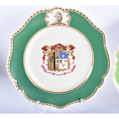 29 - FOUR EARLY 19TH FLIGHT BARR & BARR AND CHAMBERLAINS WORCESTER ARMORIAL PLATES in various forms and s... 