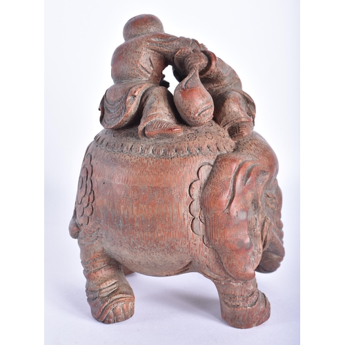 348 - AN EARLY 20TH CENTURY CHINESE CARVED BAMBOO FIGURE OF AN ELEPHANT Late Qing/Republic. 15 cm x 8 cm.