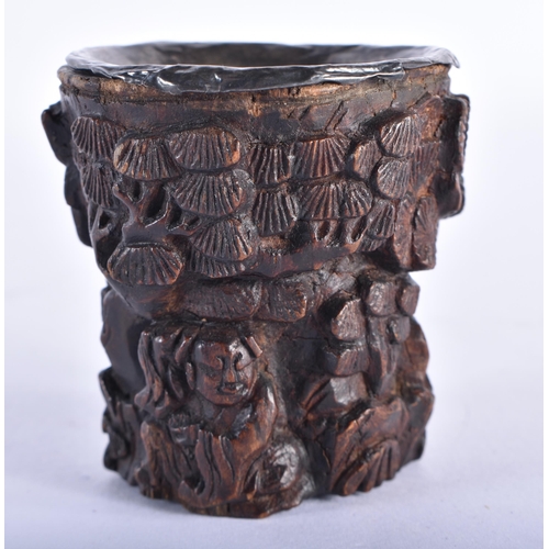 365 - A FINE 17TH CENTURY CHINESE CARVED HARDWOOD LIBATION CUP possibly Aloeswood. 6 cm x 5 cm.