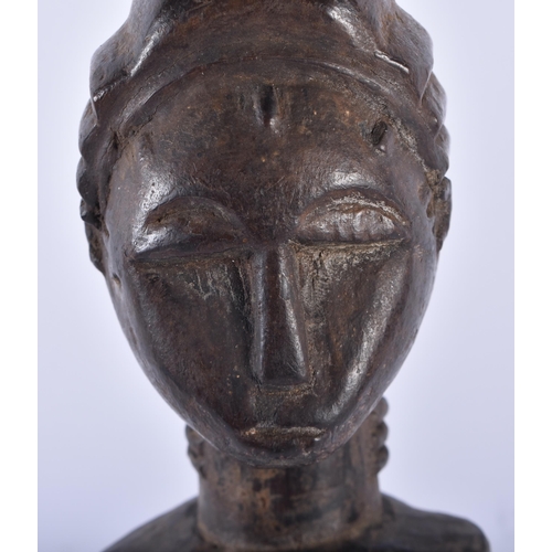 400 - AN AFRICAN BAULE TRIBAL CARVED WOOD MALE FIGURE Ivory Coast. 41 cm high.