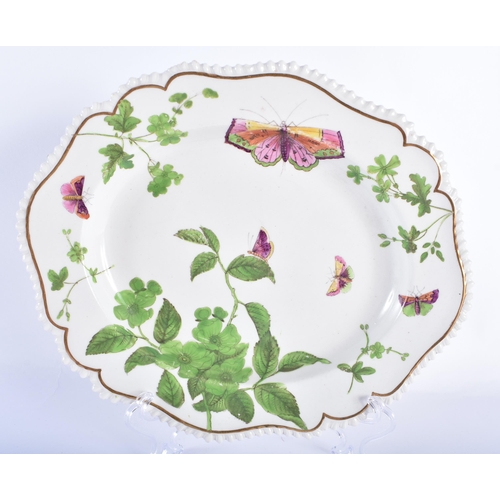 40 - AN EARLY 19TH CENTURY FLIGHT BARR AND BARR BUTTERFLY DISH together with a rare Barr Flight & Barr sc... 