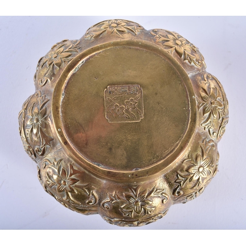 411 - AN EARLY 20TH CENTURY CHINESE BRONZE MELON FORM CENSER AND COVER Late Qing/Republic. 11.5 cm wide.