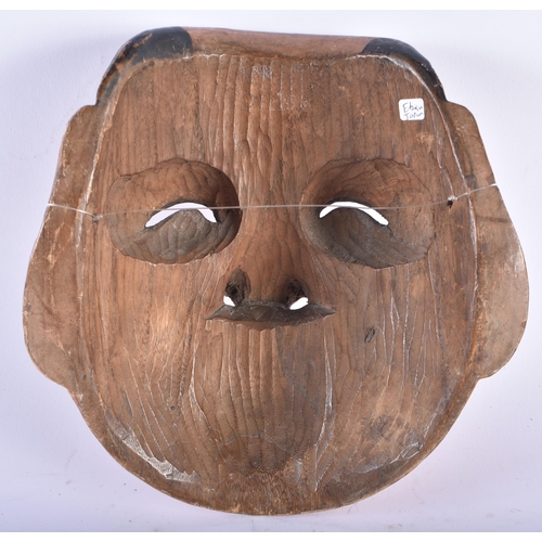 426 - A CHARMING 19TH CENTURY JAPANESE MEIJI PERIOD PAINTED WOOD MASK. 22 cm x 15 cm.