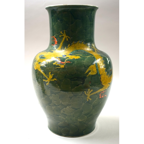 468 - A RARE LATE 19TH CENTURY JAPANESE MEIJI PERIOD SATSUMA VASE by Kinkozan. 33 cm x 15 cm.