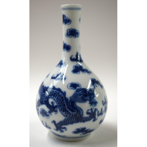 476 - ASSORTED CHINESE ITEMS including a dragon vase. Largest 21 cm high. (4)