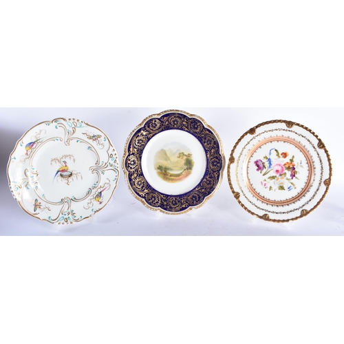 5 - THREE MID 19TH CENTURY WORCESTER PLATES in various forms and sizes. Largest 23 cm wide. (3)