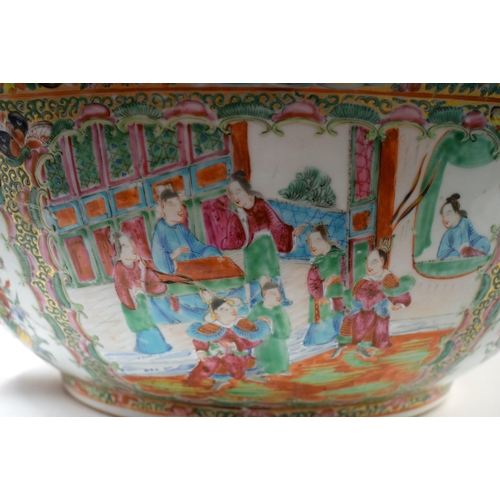 504 - AN EXTREMELY LARGE 19TH CENTURY CHINESE CANTON BOWL Qing 53 cn  x 24 cm