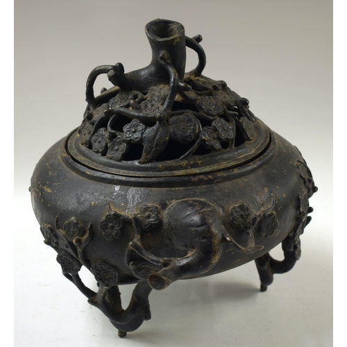 512 - A CHINESE BRONZE CENSER Mid Qing 32  cm x 25 cm