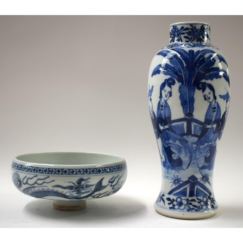 520 - A 19TH CENTURY CHINESE VASE TOGETHER WITH A DRAGON BOWL (2) Largest 23 cm